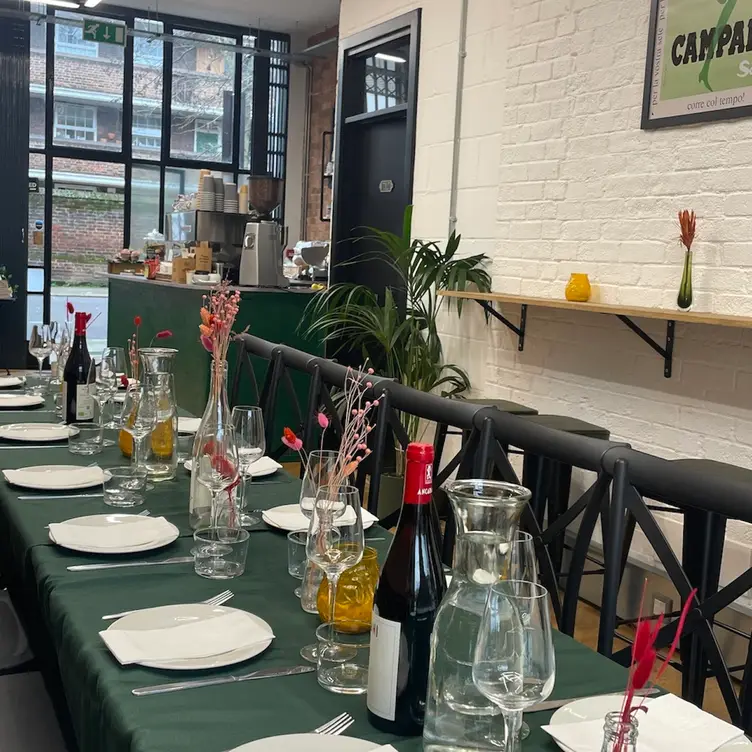Italian Family-Style Party, Islington, Islington, London, UK