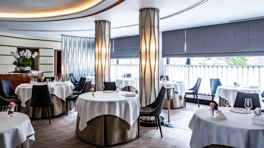 Elegant Dining, Knightsbridge, Westminster, London, UK