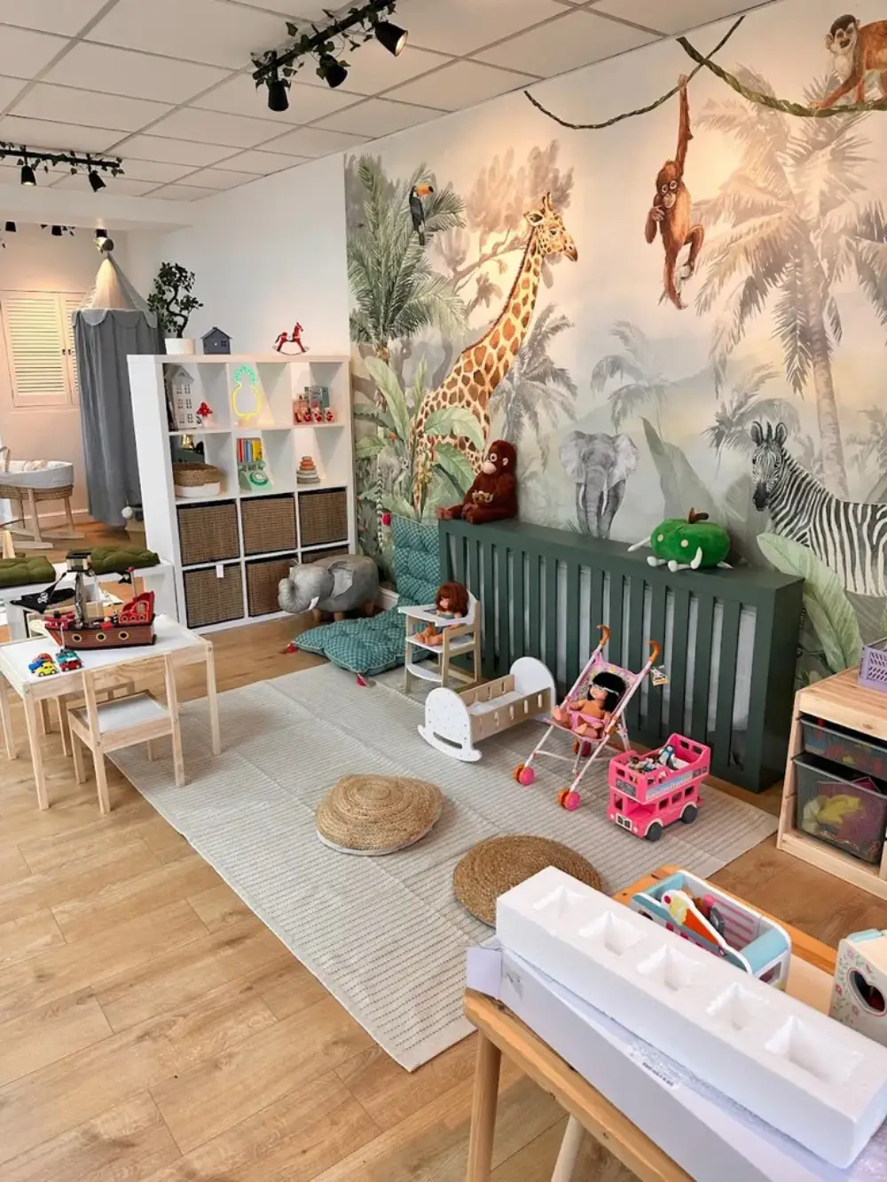 Little Dream World, Bethnal Green, Tower Hamlets, London, UK